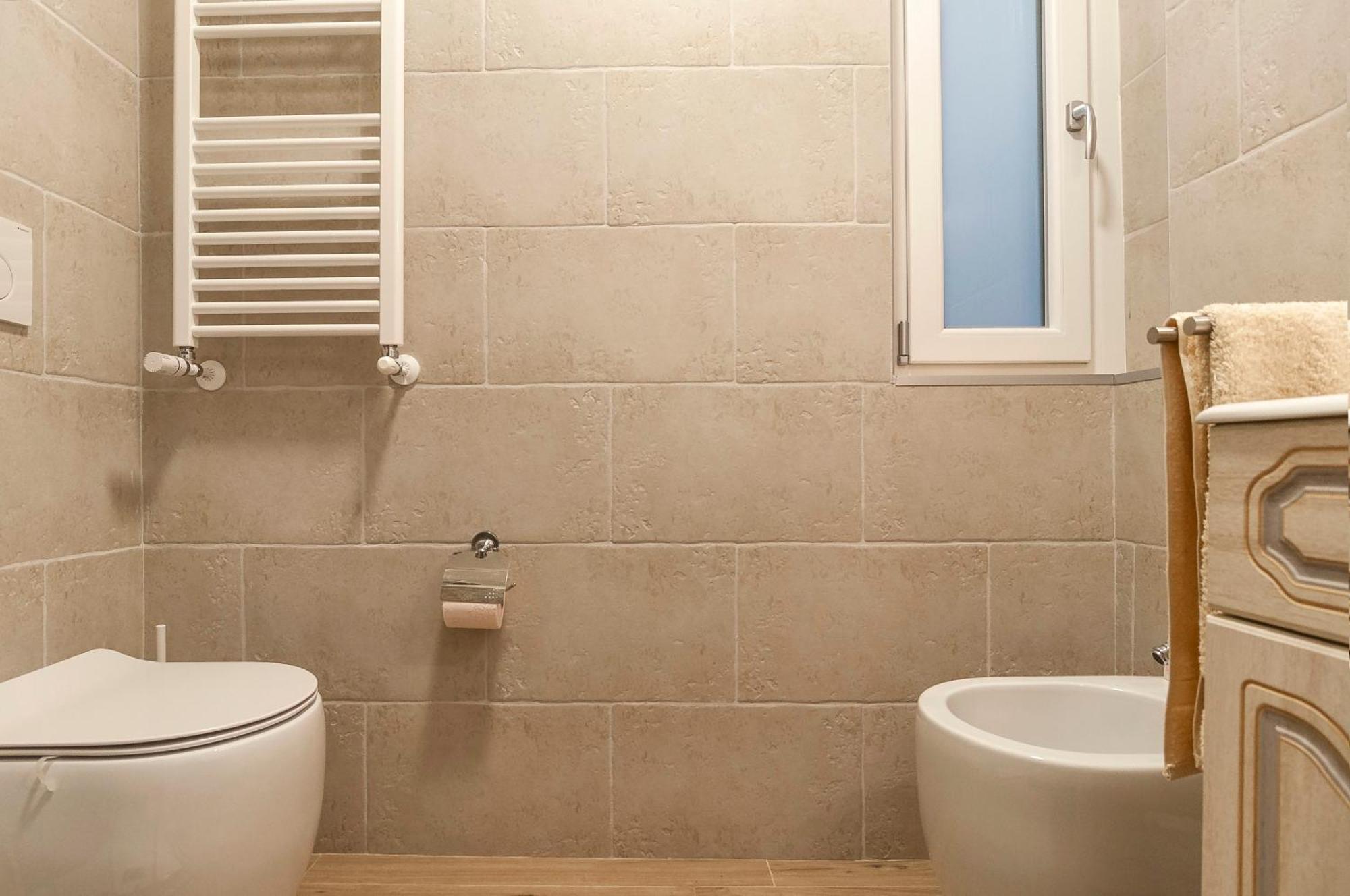 Elegant Comfy Three-rooms In Eur With Parking Appartamento Roma