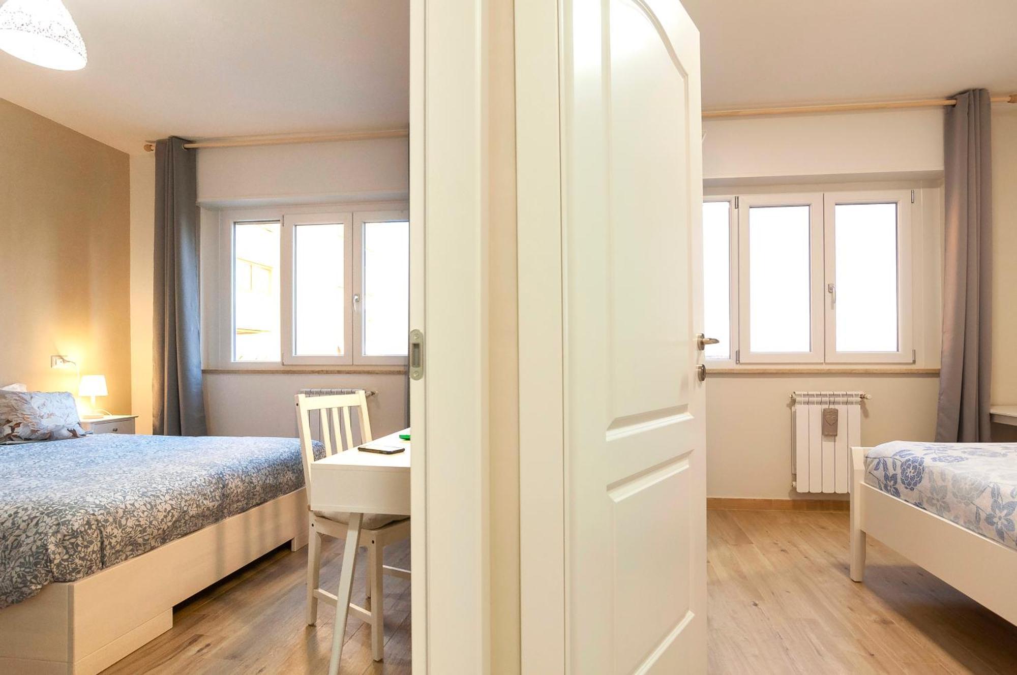 Elegant Comfy Three-rooms In Eur With Parking Appartement